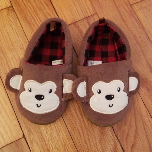 *MAKE AN OFFER* Monkey Slippers - Picture 2 of 4